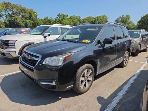 Used 2017 Subaru Forester 2.5i Premium w/ All-Weather Package AWD/4WD image 4