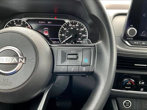 Used 2023 Nissan Rogue SV FWD image 15