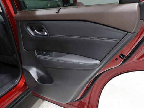 Used 2023 Nissan Rogue SV w/ SV Premium B Package image 26