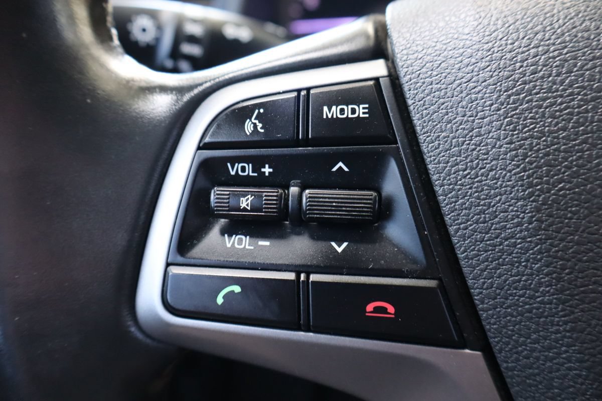 Used 2017 Hyundai Elantra Limited w/ Limited Tech Package 04 FWD image 30