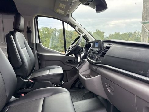 New 2025 Ford Transit 250 Low Roof image 28