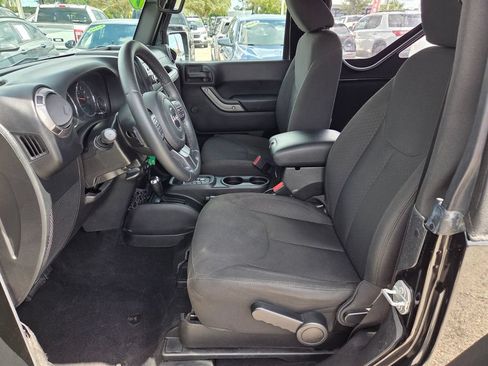 Used 2017 Jeep Wrangler Sport w/ Connectivity Group AWD/4WD image 6