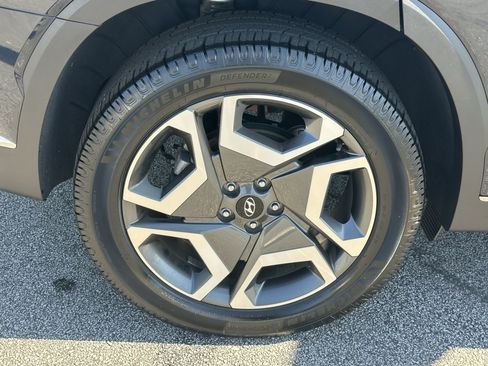 Used 2023 Hyundai Palisade Limited FWD image 17
