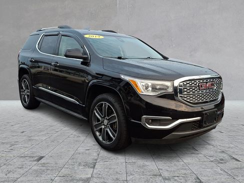 Certified 2019 GMC Acadia Denali w/ Technology Package AWD/4WD image 3