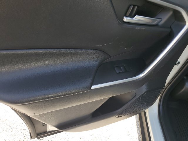 Used 2020 Toyota RAV4 XLE AWD/4WD image 18