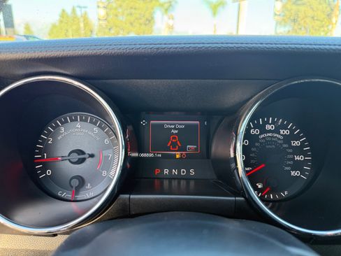 Used 2016 Ford Mustang Premium image 22