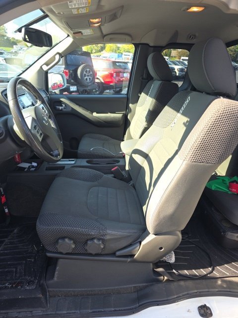 Used 2014 Nissan Frontier PRO-4X w/ Pro-4x Graphics Package AWD/4WD image 5