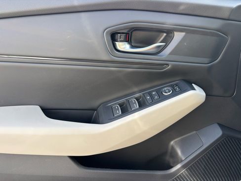 New 2025 Honda Accord SE image 18