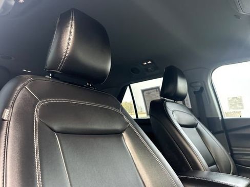 Used 2022 Ford Explorer XLT w/ Equipment Group 202A image 16