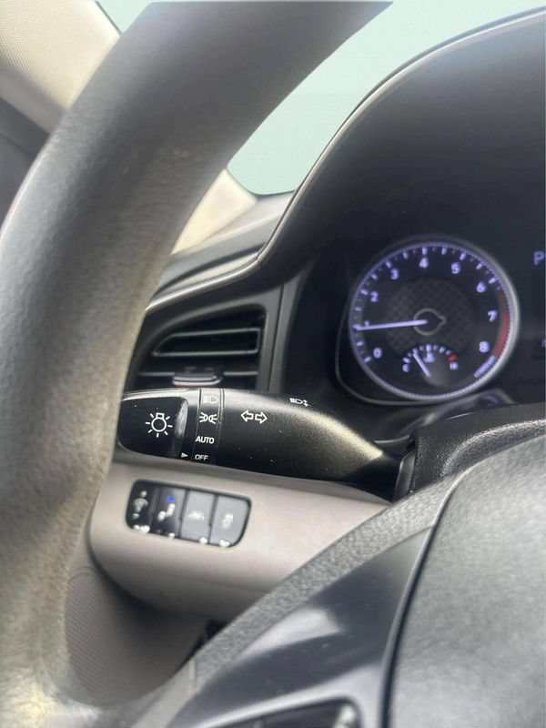 Used 2020 Hyundai Elantra SEL FWD image 22