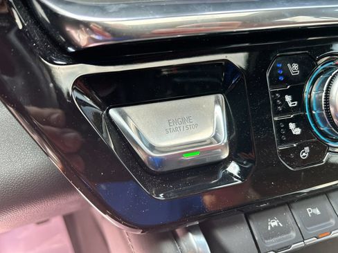 Used 2024 GMC Sierra 1500 Denali Ultimate AWD/4WD image 21