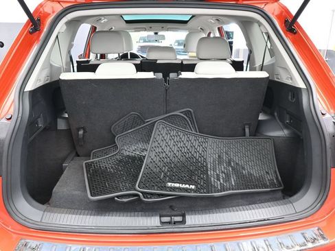 Used 2019 Volkswagen Tiguan SE w/ Panoramic Sunroof Package FWD image 35