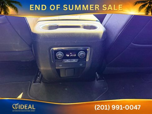 Used 2024 Chevrolet Suburban Z71 AWD/4WD image 21