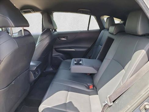 Used 2023 Toyota Venza XLE AWD/4WD image 11