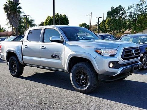 Used 2022 Toyota Tacoma SR5 RWD image 6