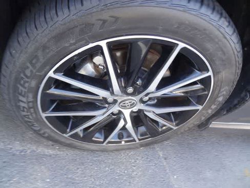 Used 2023 Toyota Camry SE w/ Cold Weather Package FWD image 20