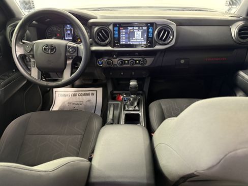 Used 2016 Toyota Tacoma TRD Off-Road w/ Towing Package image 10