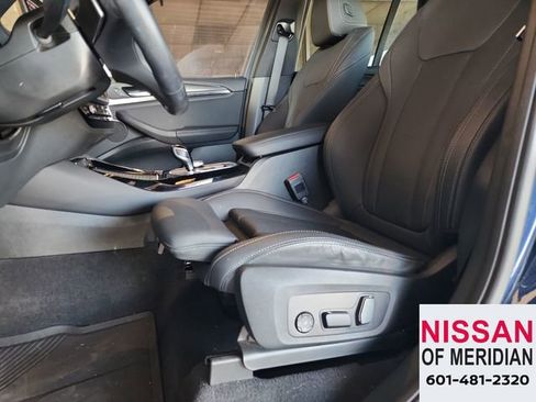 Used 2024 BMW X3 sDrive30i w/ Premium Package w/ZPA image 11