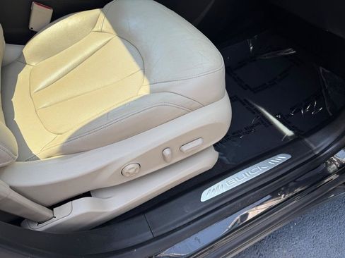 Used 2017 Buick Envision Essence FWD image 26