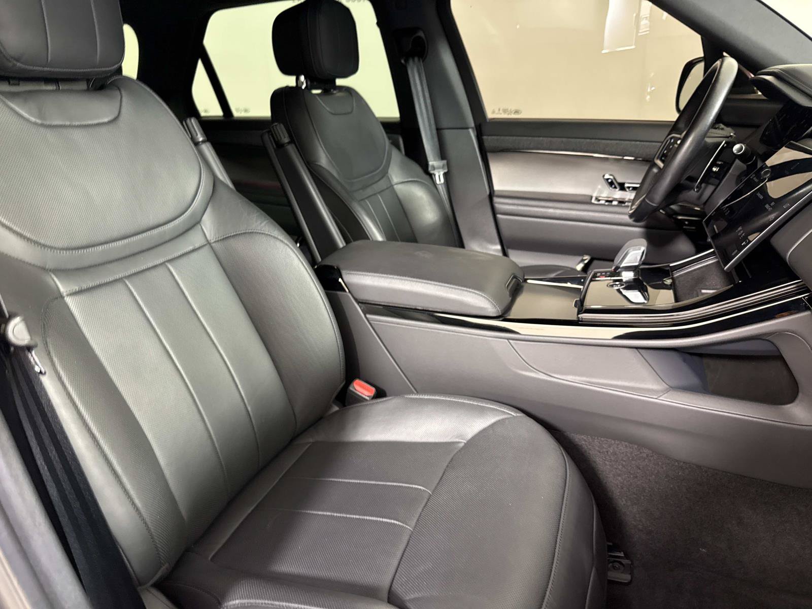 Used 2024 Land Rover Range Rover Sport SE AWD/4WD image 10