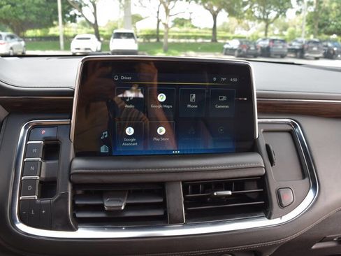 Used 2022 Chevrolet Suburban LT RWD image 60