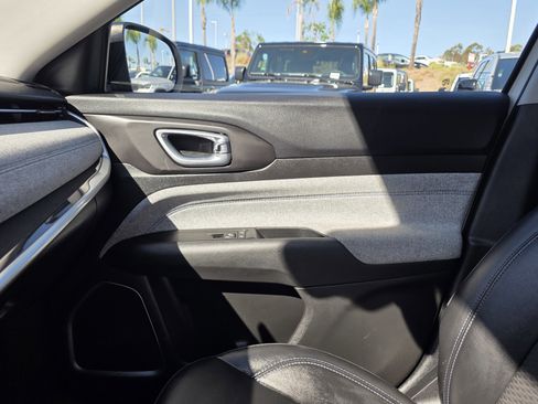 Certified 2022 Jeep Compass Latitude image 14