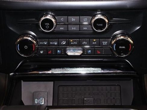 Certified 2024 Ford F150 Lariat w/ Equipment Group 502A High image 28