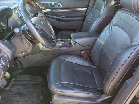 Used 2017 Ford Explorer Platinum image 16