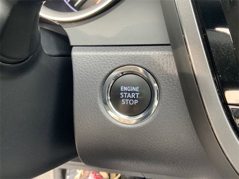 Used 2022 Toyota Camry XLE image 24