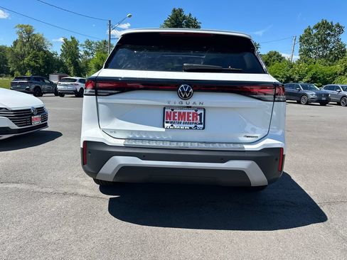 New 2026 Volkswagen Tiguan SE AWD/4WD image 3