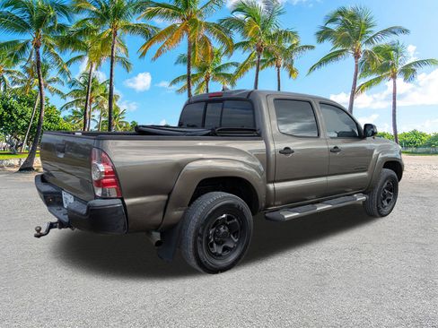 Used 2015 Toyota Tacoma PreRunner w/ SR5 Package image 4
