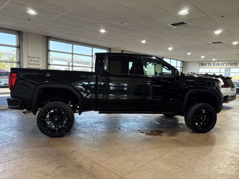 Used 2020 GMC Sierra 1500 Elevation w/ Elevation Value Package RWD image 3