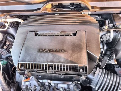 Certified 2024 Honda Pilot Touring image 10