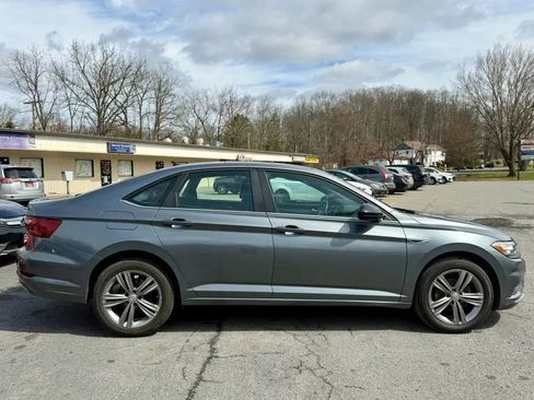 Used 2019 Volkswagen Jetta R-Line image 9