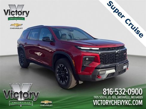 Used 2024 Chevrolet Traverse Z71 w/ Enhanced Driving Package image 8