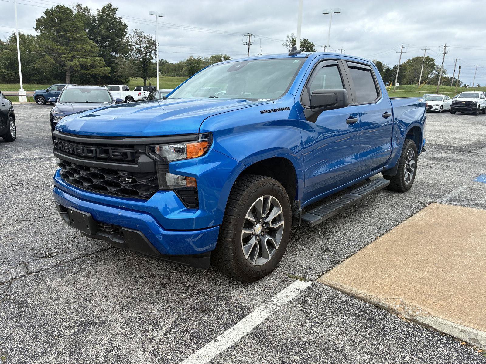 Used 2022 Chevrolet Silverado 1500 Custom w/ LPO, Dark Essentials Package AWD/4WD image 4