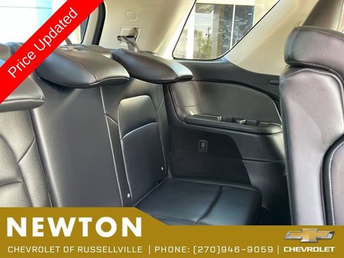 Used 2025 Nissan Pathfinder SL AWD/4WD image 40