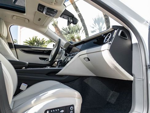 New 2026 Bentley Flying Spur Plug-In Hybrid AWD/4WD image 27