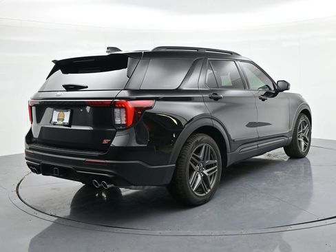 Used 2025 Ford Explorer ST w/ Sun And Sound Package image 6