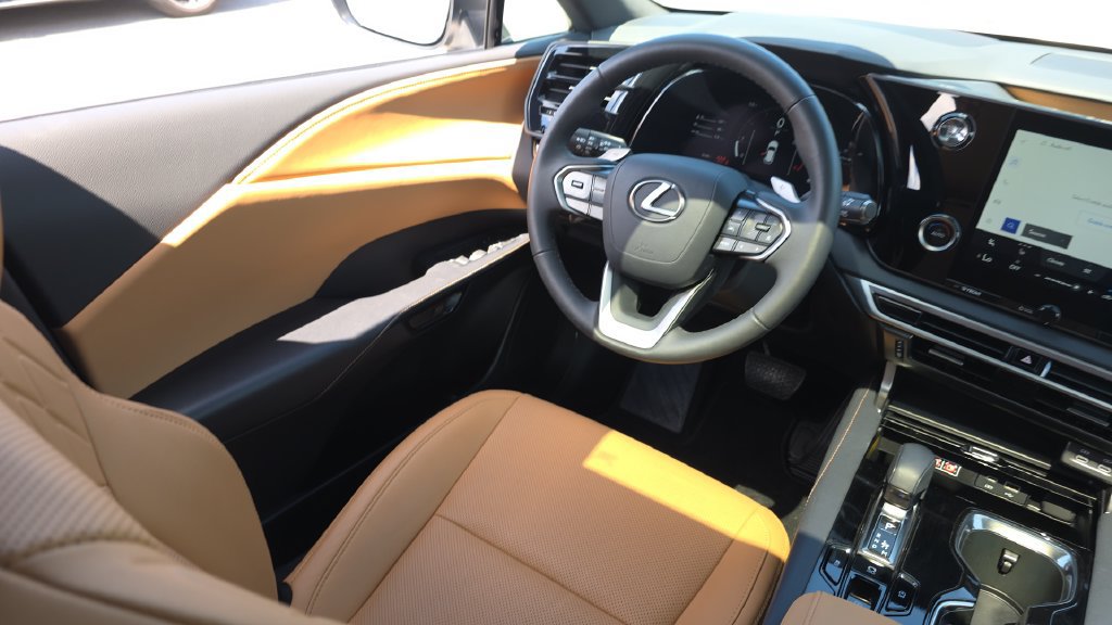 Used 2026 Lexus RX 350 FWD w/ Accessory Package (Z1) image 27