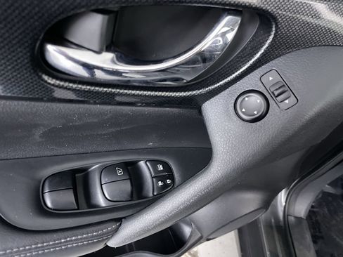 Used 2016 Nissan Rogue SL w/ SL Premium Package image 11