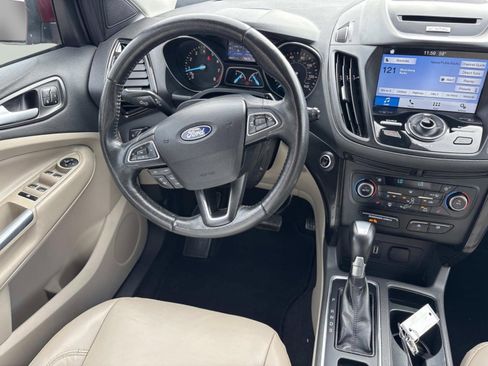 Used 2017 Ford Escape Titanium image 12