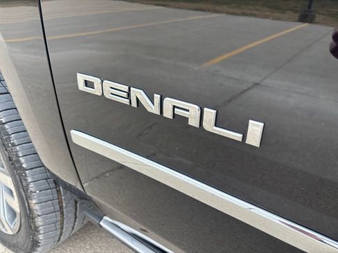 Used 2018 GMC Yukon Denali w/ Denali Ultimate Package image 10