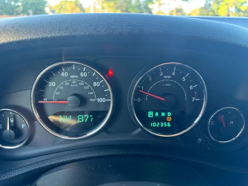 Used 2014 Jeep Wrangler Unlimited Sahara w/ Max Tow Package image 11