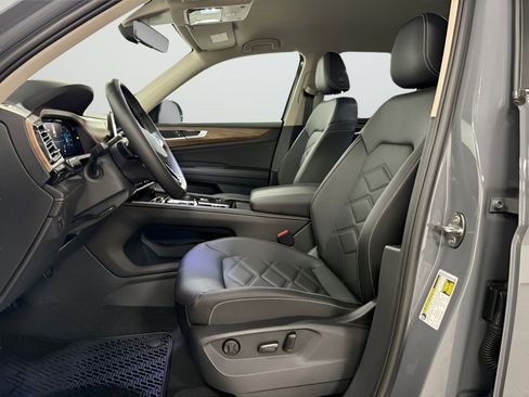 New 2026 Volkswagen Atlas SE image 18