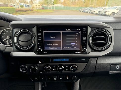 Used 2021 Toyota Tacoma TRD Off-Road image 20