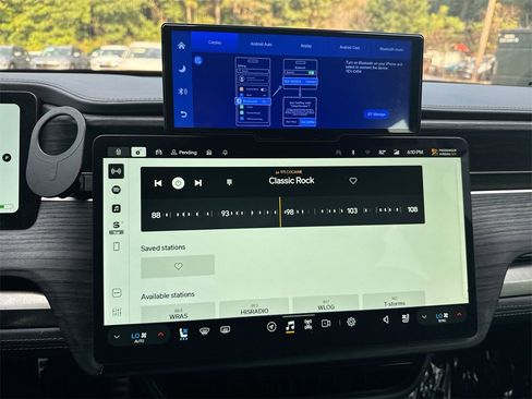 Used 2024 Rivian R1S Adventure image 25