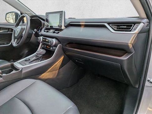 Used 2021 Toyota RAV4 Limited image 21