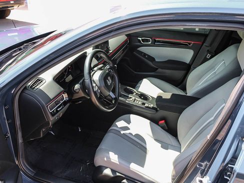 Used 2025 Honda Civic Sport image 19