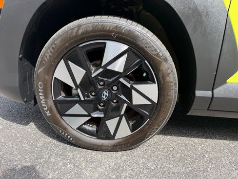 Used 2024 Hyundai Kona SEL w/ Convenience Package FWD image 21